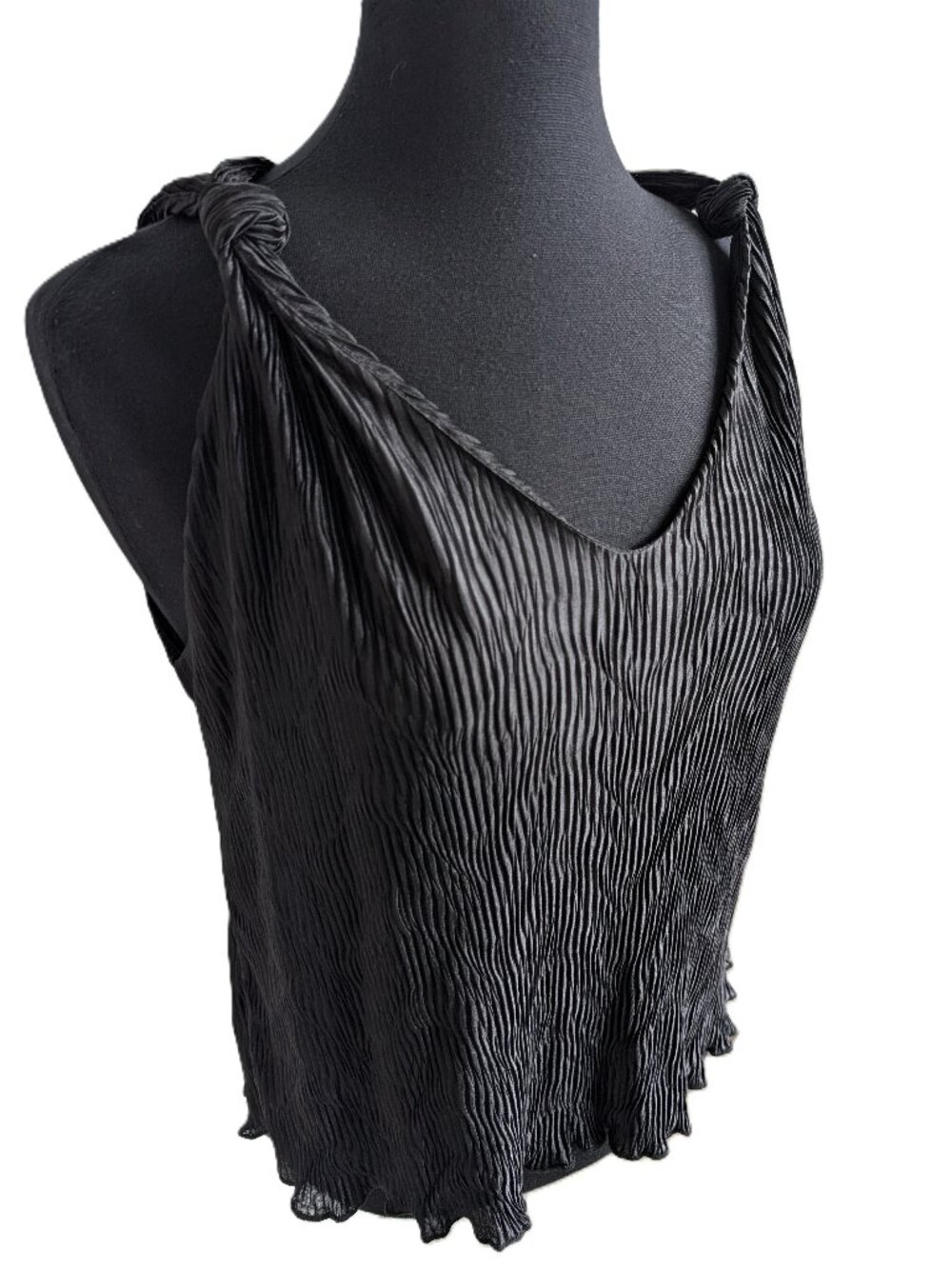 NWT Gilli Black Crinkle Pleated Tie-Strap Tank Top | Small